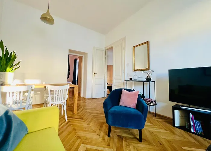 Altbauschatz Am Alsergrund, Naehe Innere Stadt Апартаменти